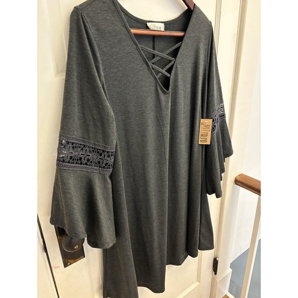 Just Found Grey Lace Cutout Dress VNeck Bell Sleeves Rayon Blend Size 2X - Picture 2 of 6